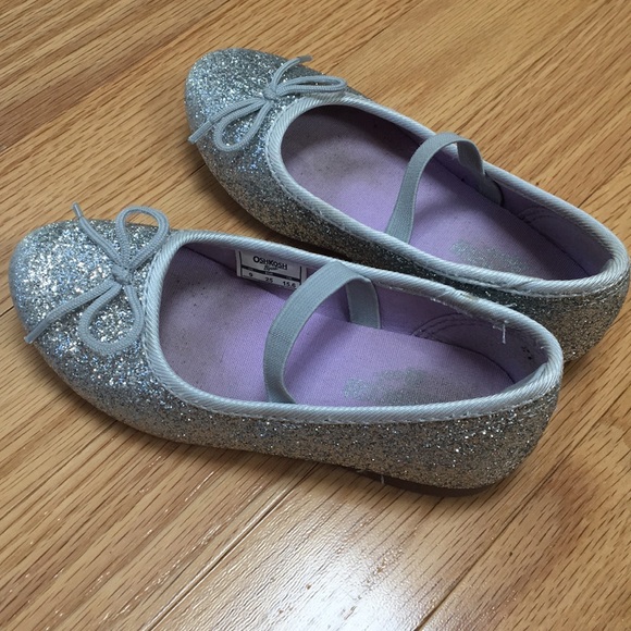 Sparkly silver OshKosh shoes - size 9 - Picture 5 of 5